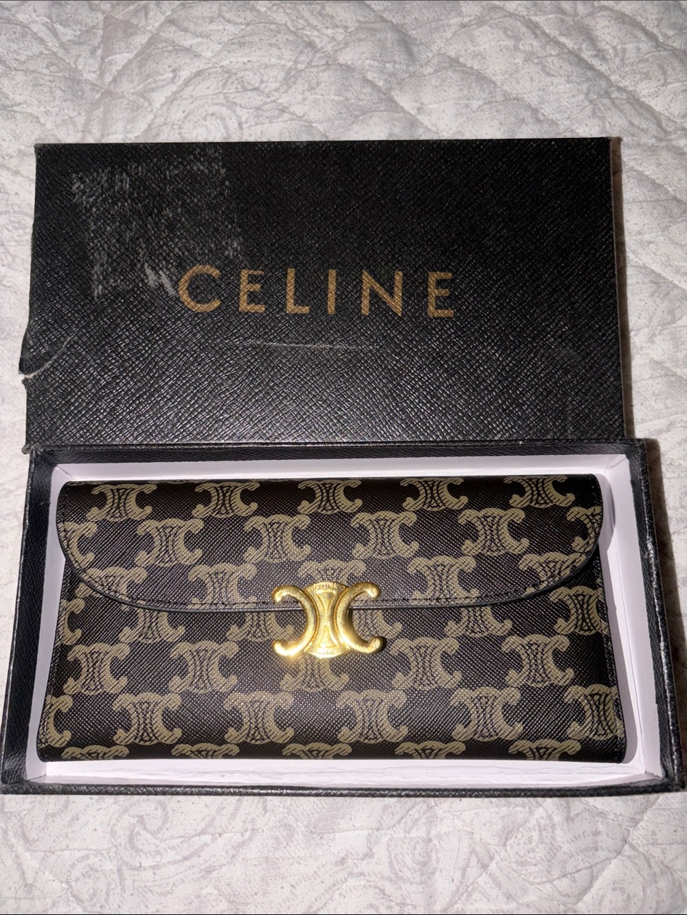 Wallet inspired not authentic.
